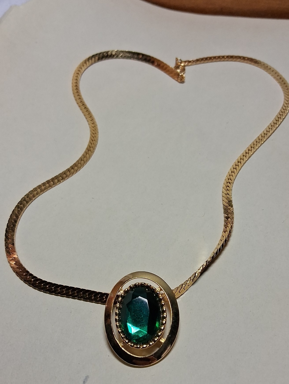 Gold Necklace with Emerald Green Oval Pendant - Elegant Women's Jewelry